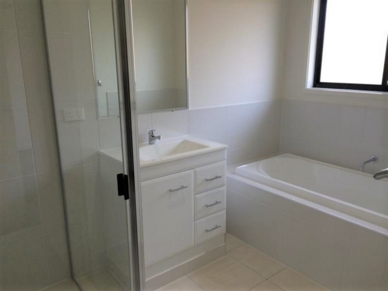 12 Florida Crescent, Parkhurst QLD 4702